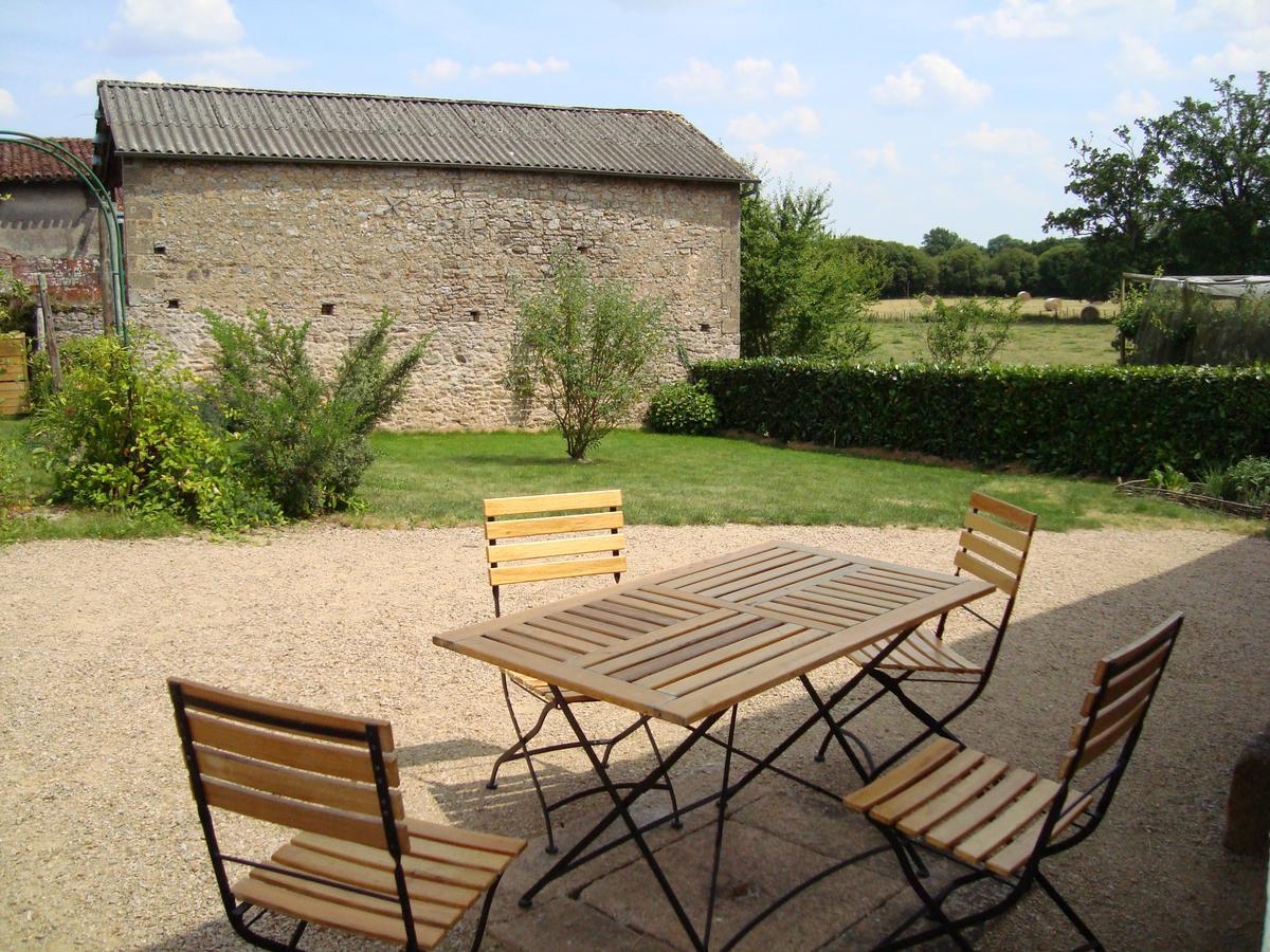 Bed and Breakfast Demeure Du Castel Les Châtelliers-Châteaumur Exterior foto